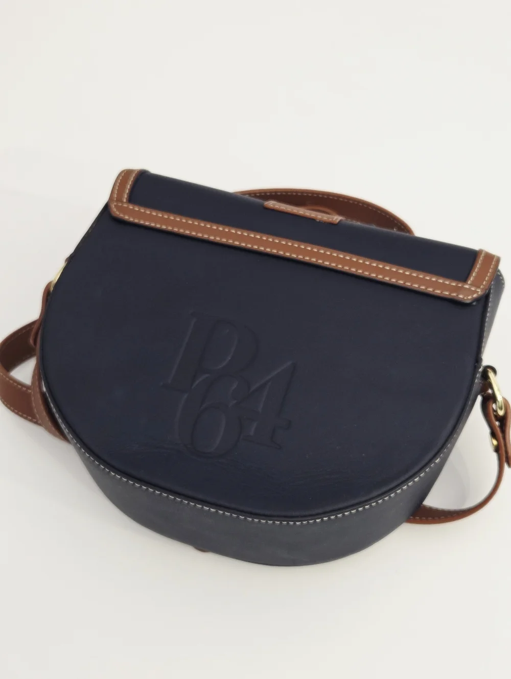 PARIS/64 WINDSOR BAG - NAVY / TAN